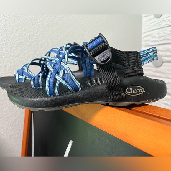 Chacos adjustable strap sandal - Picture 4 of 7